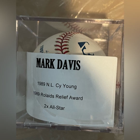 Tristar Hidden Treasures- MARK DAVIS Autographed Baseball - Picture 3 of 3